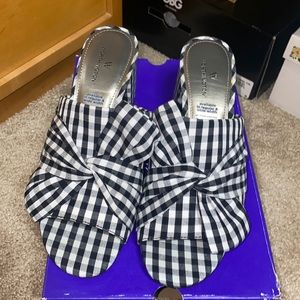 Brand new size 7M by WORTHINGTON. Wor freemont style. Black white color.